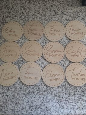 Hobby Lobby Wooden Monthly Milestone Discs - Natural Wood